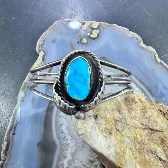 Vintage Native American Silver Turquoise Decorated Bracelet For Women - Picture 5 of 10